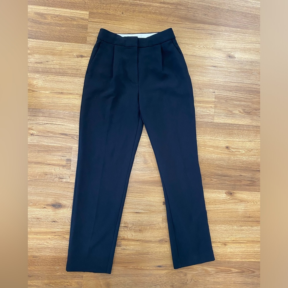 Aritzia Effortless Pant in Black - never worn!